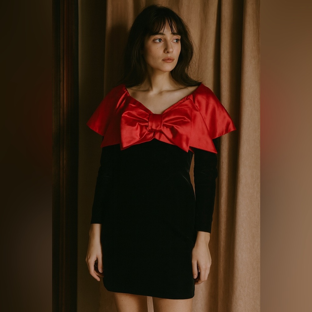 🎀 Vintage Handmade Velvet Satin Bow Dress - Picture 2 of 14